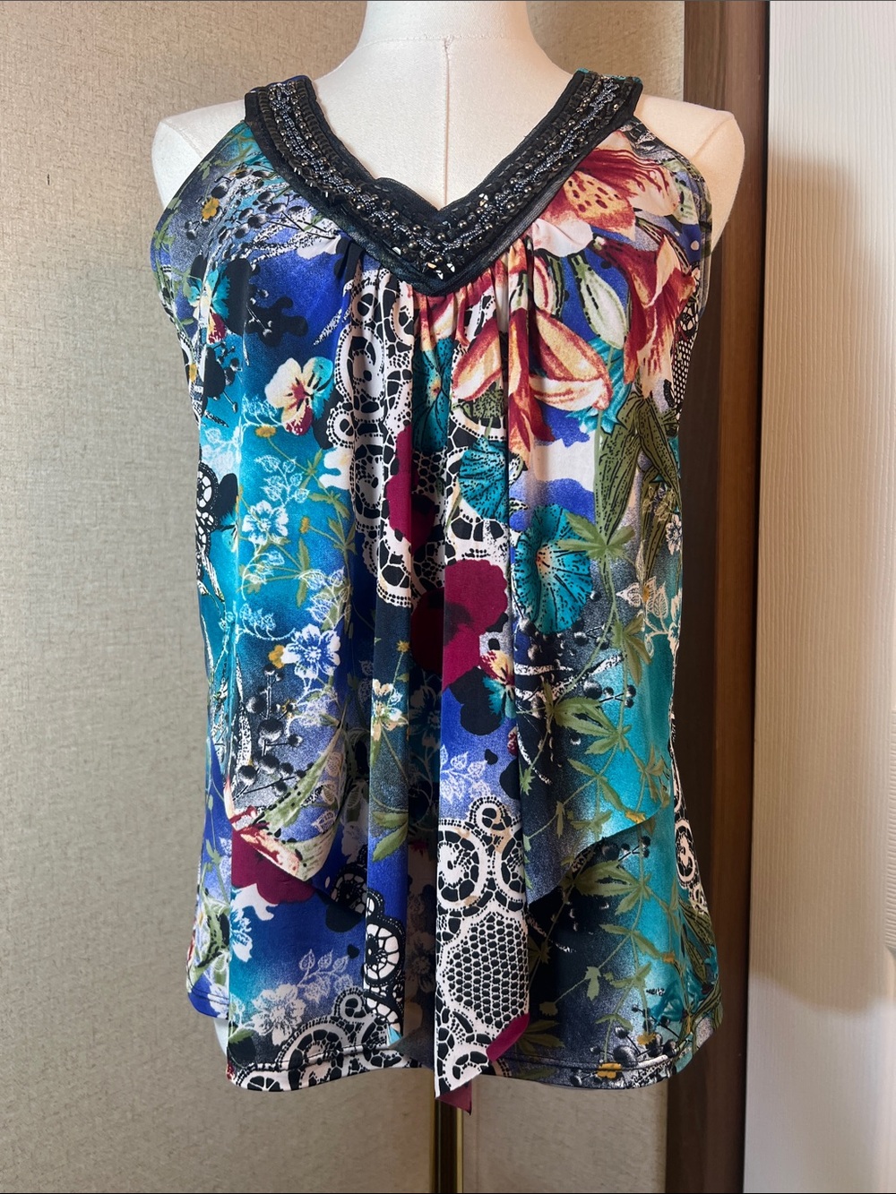 Dress Barn Beaded V-Neck Floral Camisole in Blue Teal Multicolor
